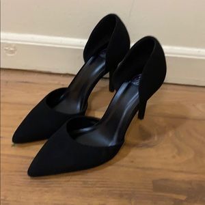 Pointed toe heels